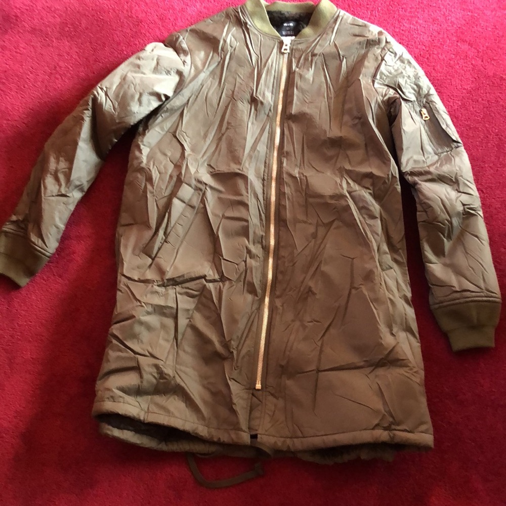 Luxury Designer VIS Ā VIS BOMBER - Picture 8 of 8